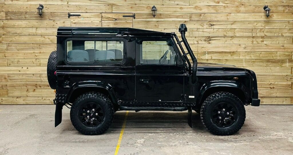 Land Rover Defender 90 Hard top 6 seat TD5 G4 Edition Special vehicles