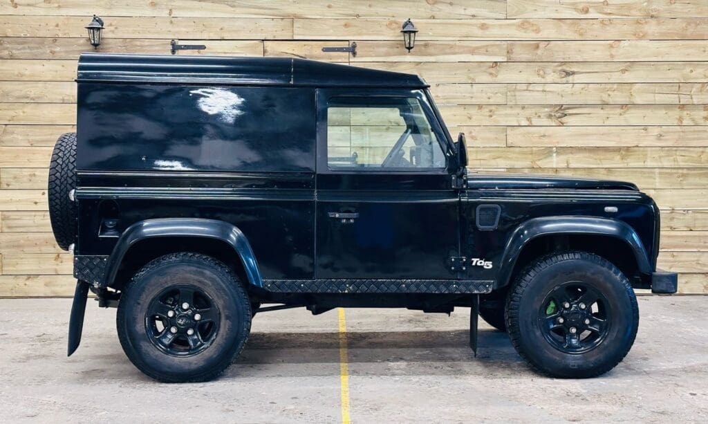 Land Rover Defender 90 TD5 Clean low miles example